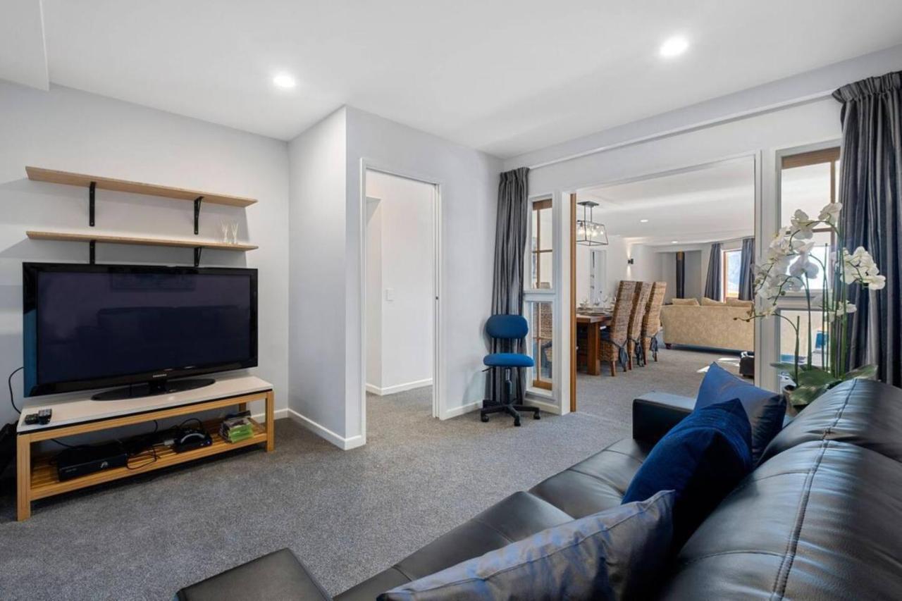 Magnificent Apartment With Great Views! 皇后镇 外观 照片